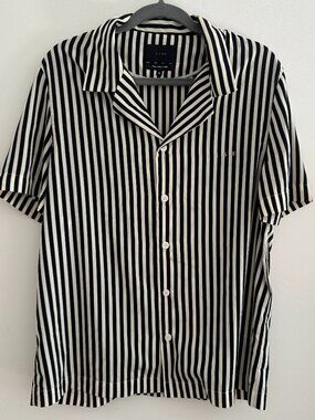 IISE short sleeved striped button down shirt - Small
